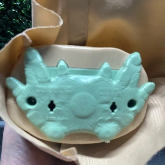 Star Wars Green and Tan Action Figure - Picture 4 of 4